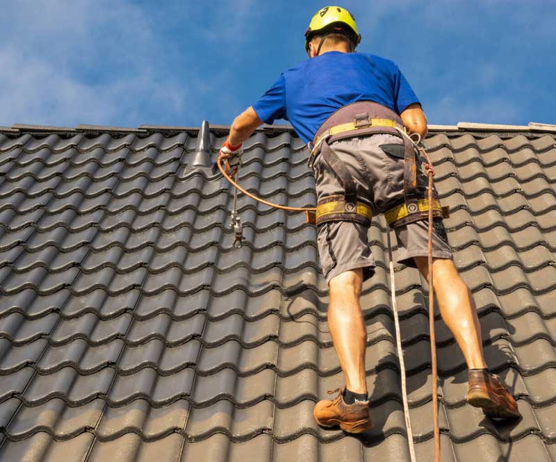 Nettoyage toiture - FIRMEROOF CLEANING artisan toiturier couvreur sur Bruxelles et toute la Belgique : nettoyage, traitement anti-mousse  démoussage toiture. Peinture revêtement peinture hydrofuge coloré sur toiture Intervention en Belgique:  Bruxelles….