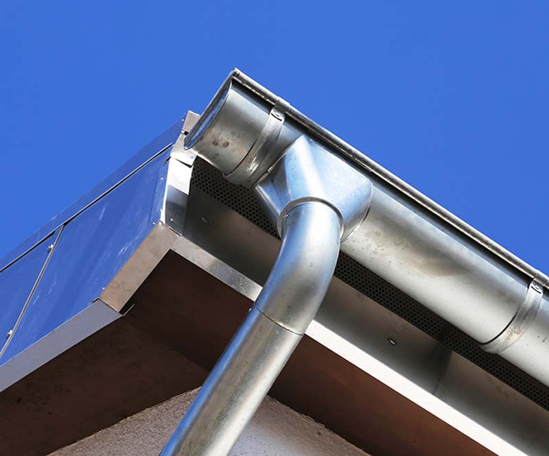 Travaux de toiture - FIRMEROOF CLEANING : couvreur toiturier, ardoisier sur Bruxelles et toute la Belgique : Rénovation de toiture et faîtage :  tuile, ardoise. Dépannage urgent fuite toit. zinguerie : gouttière, bande de rive, corniche.. en Belgique :  Bruxelles …