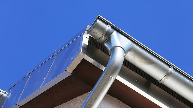 Travaux de toiture - FIRMEROOF CLEANING : couvreur toiturier, ardoisier sur Bruxelles et toute la Belgique : Rénovation de toiture et faîtage :  tuile, ardoise. Dépannage urgent fuite toit. zinguerie : gouttière, bande de rive, corniche.. en Belgique :  Bruxelles …