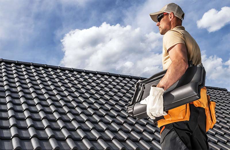 Travaux de toiture - FIRMEROOF CLEANING : couvreur toiturier, ardoisier sur Bruxelles et toute la Belgique : Rénovation de toiture et faîtage :  tuile, ardoise. Dépannage urgent fuite toit. zinguerie : gouttière, bande de rive, corniche.. en Belgique :  Bruxelles …